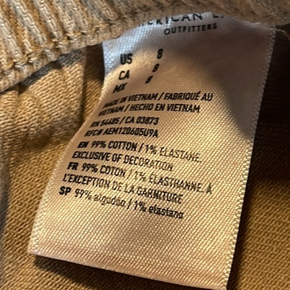 American Eagle, high-rise, baggy shorts - Picture 9 of 10